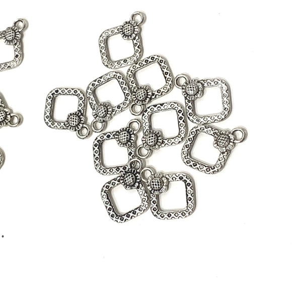 36 sets of toggle clasps for jewelry making. - Picture 2 of 5